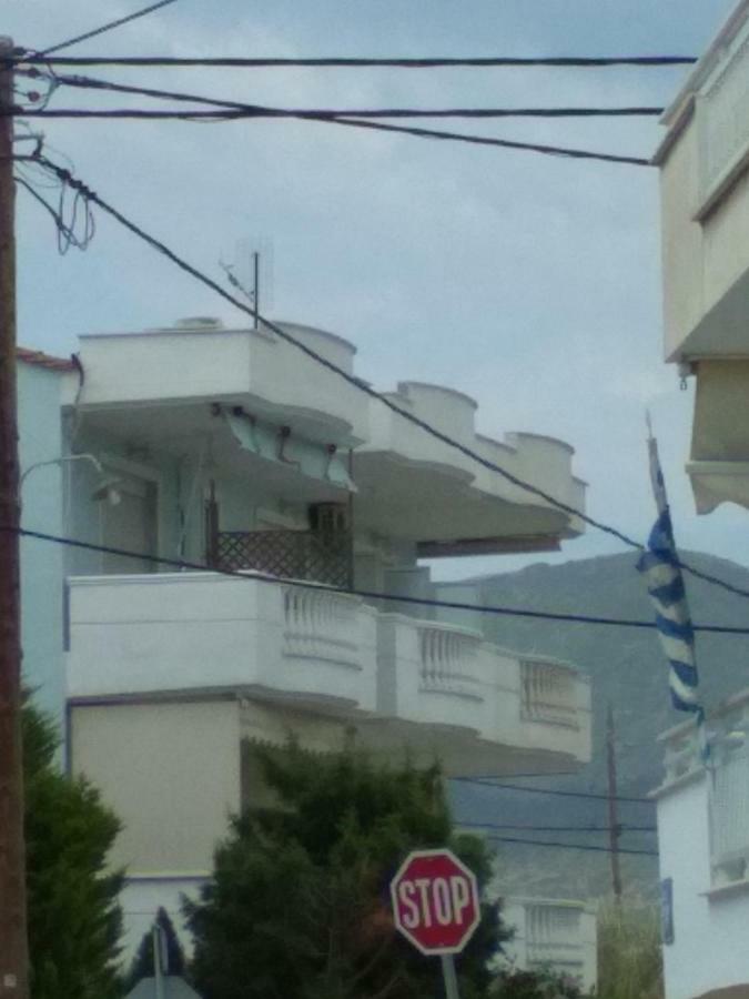 Sea And Sky Apartment Nea Peramos  Exterior photo